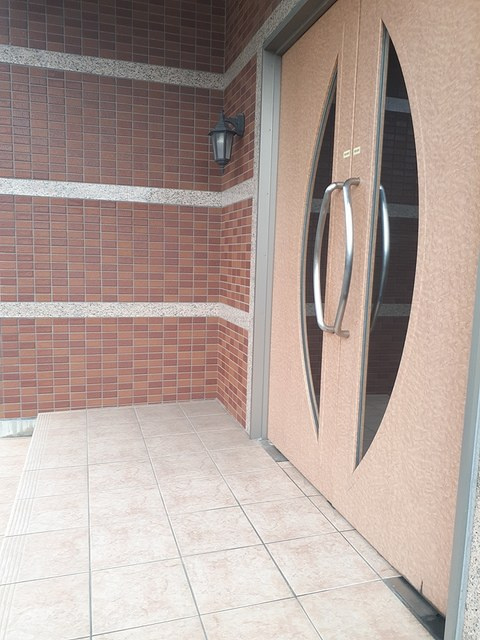 セントレージュ共栄のエントランス
