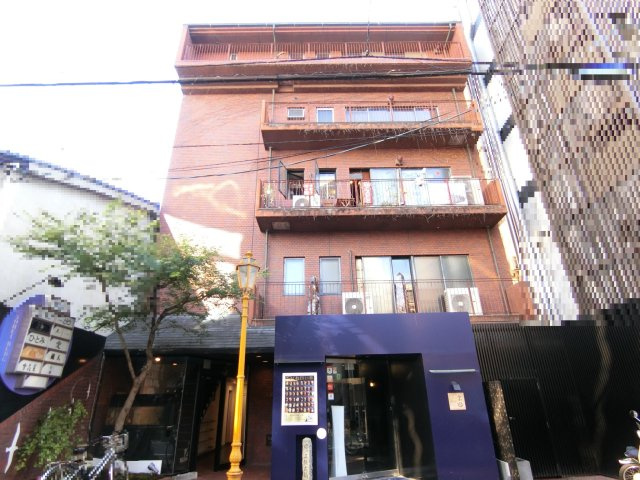 八百平ビルの外観