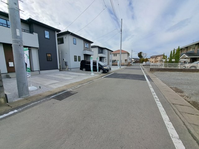 新築　高崎市筑縄10期　3号棟の前面道路含む現地写真|現地写真　北側接道幅員約6ｍ