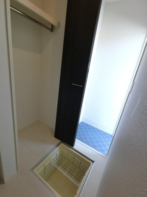 【玄関】 | バンビーノ | 玄関に床下収納と収納