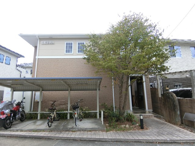 Refined山越の外観