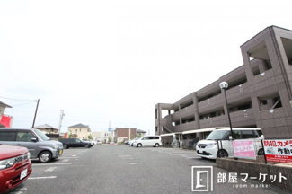 【駐車場】