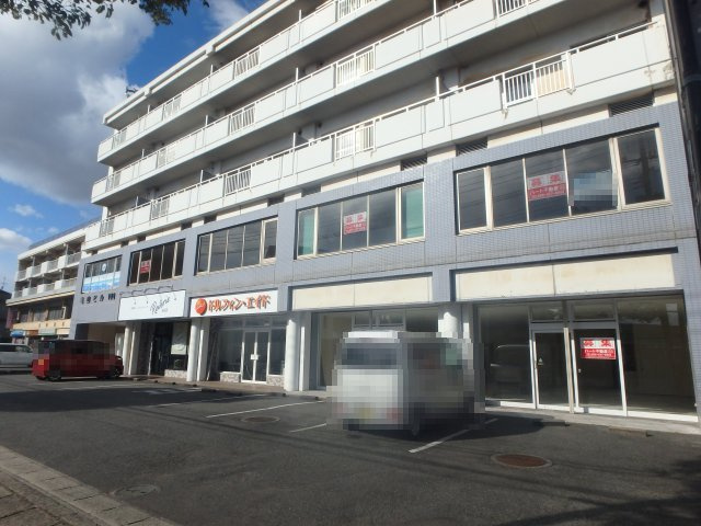 亀山ビル100の外観