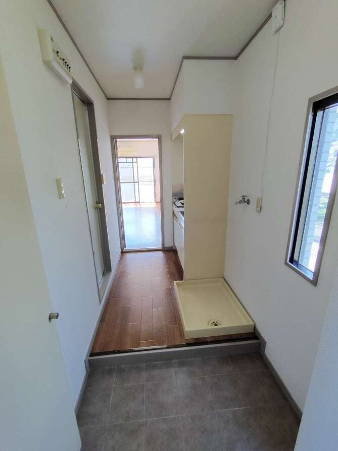 井上ハイツの玄関