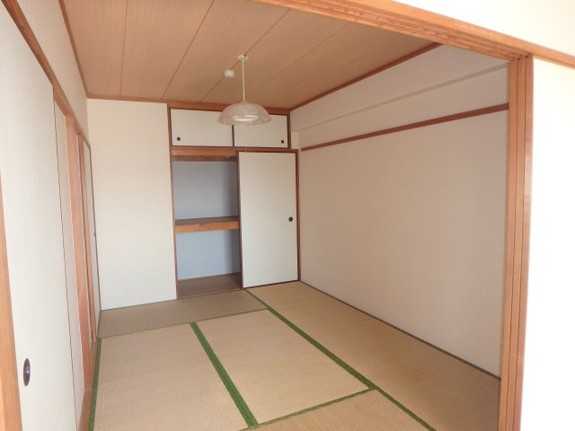 亀山ビル100の和室
