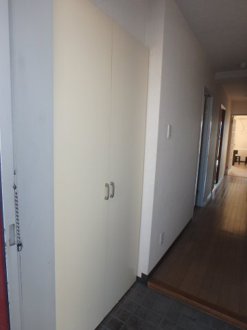 亀山ビル100の玄関