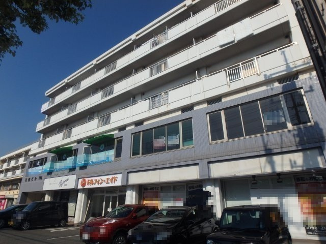 亀山ビル100の外観