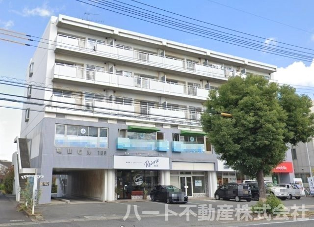 亀山ビル100の外観