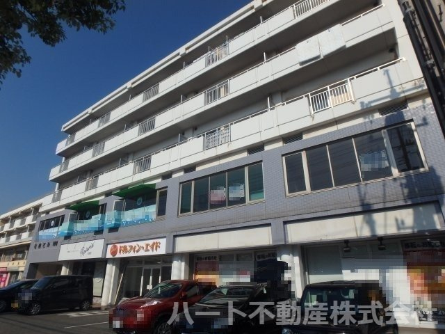 亀山ビル100の外観