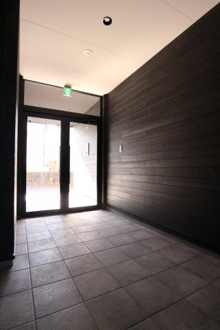 ワコーレヴィアーノ垂水王居殿のエントランス
