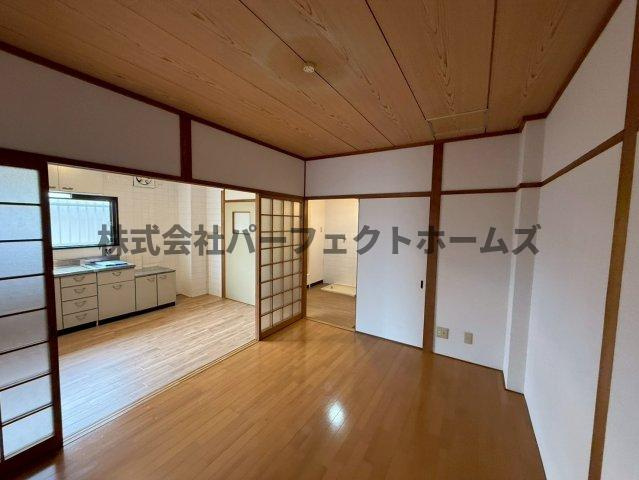 富田マンションの居間・リビング|使いやすいリビングです