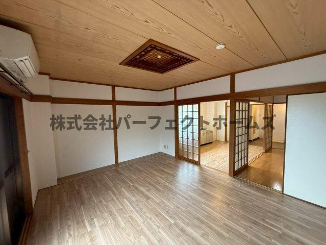 富田マンションの居間・リビング|使いやすいリビングです