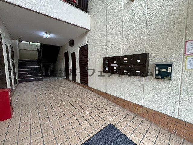 富田マンションのロビー|ゆとりの広さです