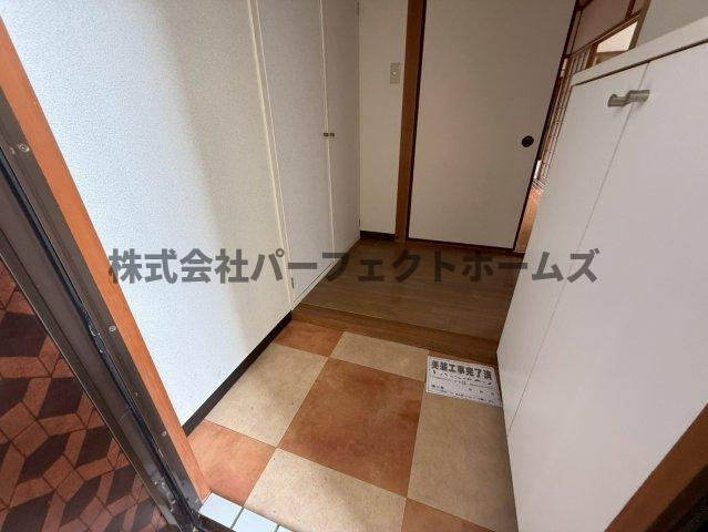 富田マンションの玄関|収納もある玄関です