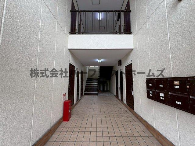 富田マンションのロビー|毎日通るロビーはこのようになっています