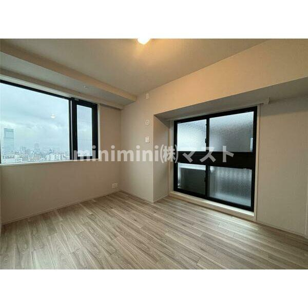 グランドメゾン大阪上本町の洋室