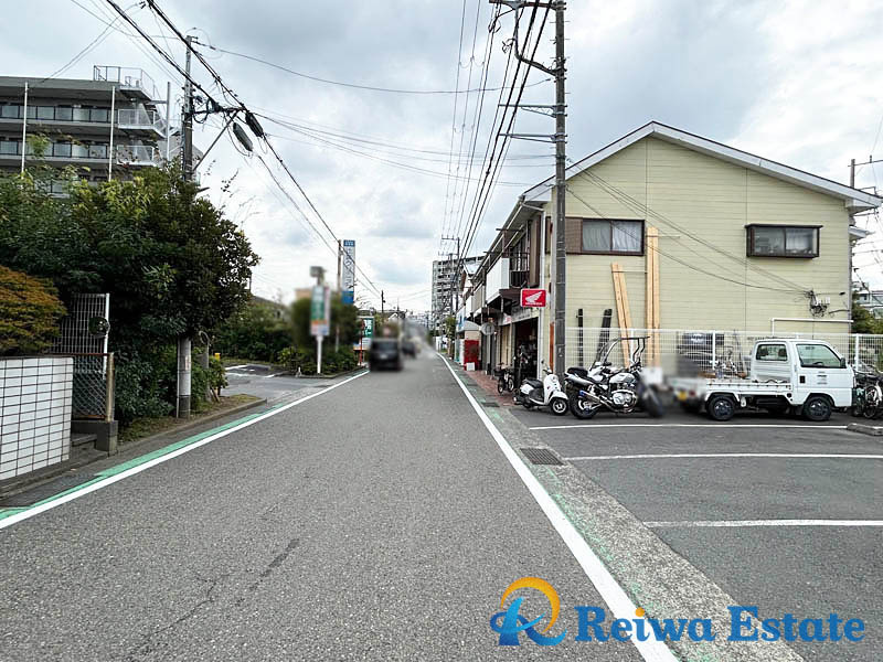 売地　藤沢市羽鳥3丁目の前面道路含む現地写真