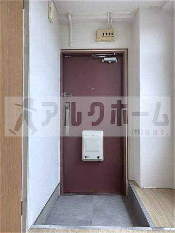 リズム柏原の玄関