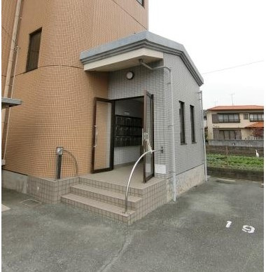 リバーサイド東櫛原のエントランス|清潔なエントランス♪