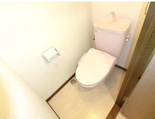 リバーサイド東櫛原のトイレ|嬉しい温水洗浄便座付き♪