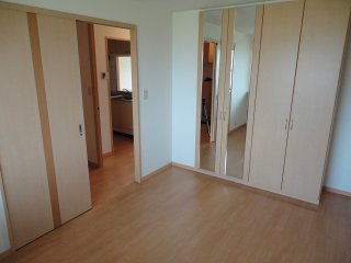 ファームタウン桜の玄関|玄関横洋室