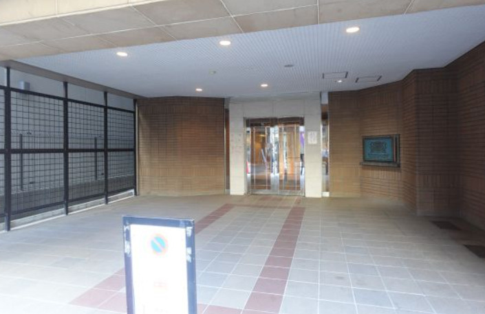 ライオンズマンション浅草雷門のエントランス