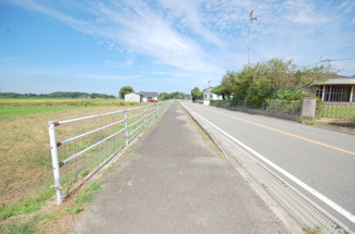 【前面道路含む現地写真】