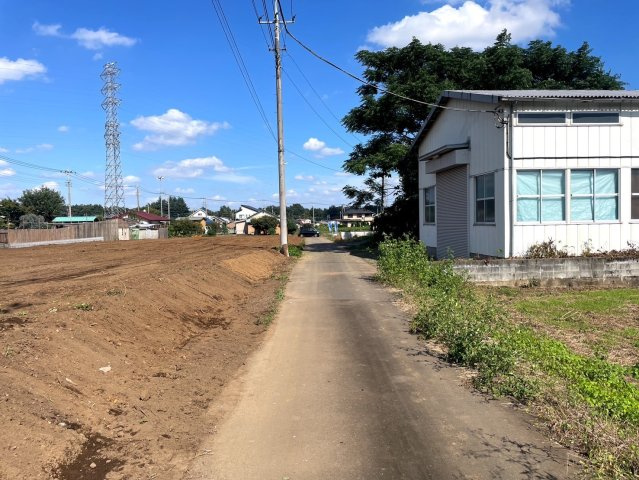 土地 狭山市柏原 の前面道路含む現地写真|前面道路幅員約4.2m