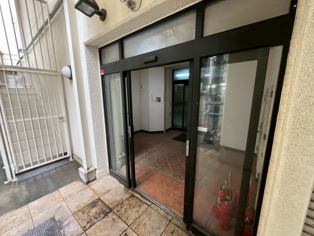 ジュウェル常盤平のその他共用部分|1階エレベーターホール入口