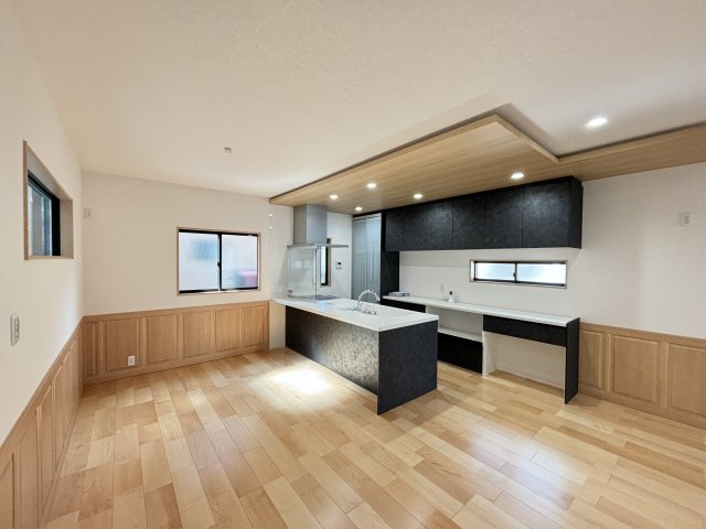 広島市安佐南区高取北１丁目の中古一戸建の居間・リビング