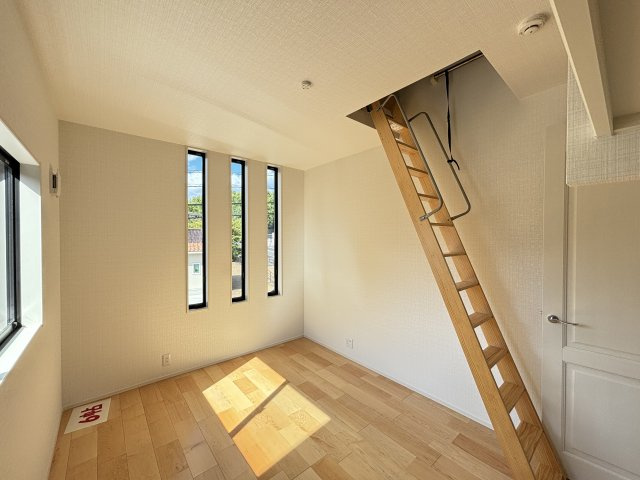 広島市安佐南区高取北１丁目の中古一戸建の洋室