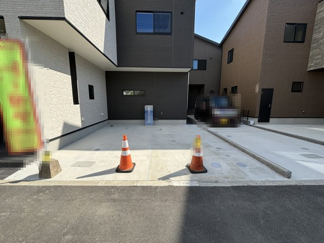 広島市安佐南区高取北１丁目の中古一戸建の駐車場