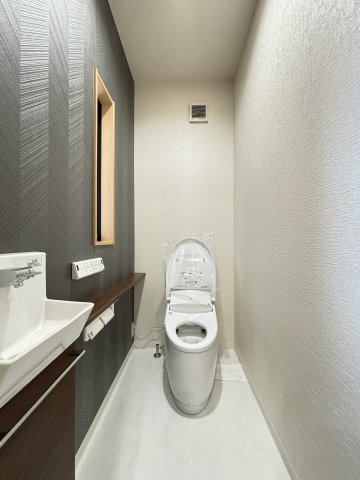 広島市安佐南区高取北１丁目の中古一戸建のトイレ