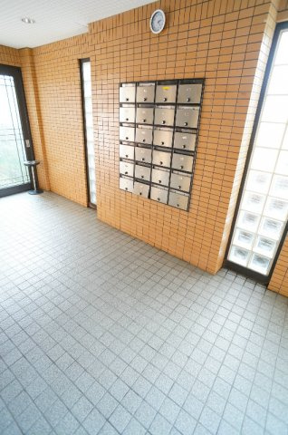 モアライフ酒井松のロビー