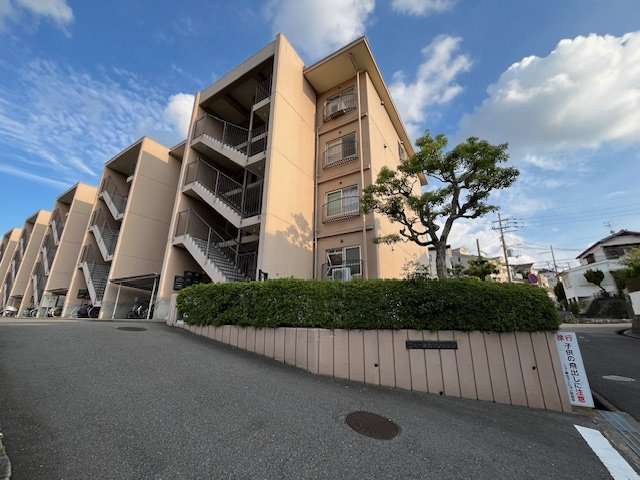 ニュー泉北マンションの外観