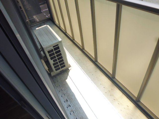 倉敷市広江２丁目のアパートのバルコニー