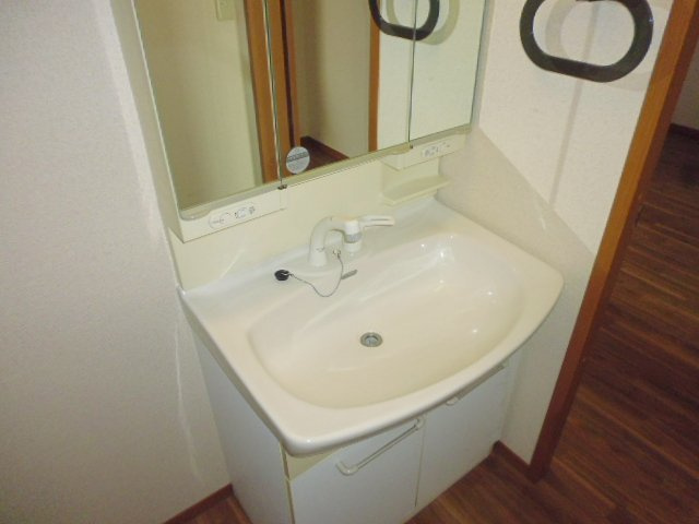 倉敷市広江２丁目のアパートの独立洗面台|洗髪洗面化粧台
