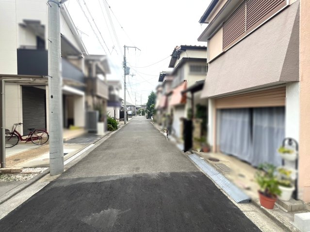 堺市西区浜寺南町１丁の新築一戸建の前面道路含む現地写真