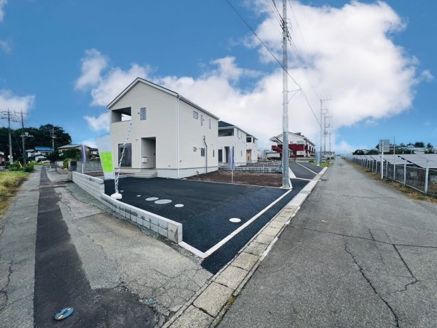 高崎市足門町の前面道路含む現地写真|車の通りも少なく駐車も楽々♪