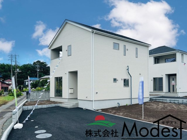 高崎市足門町の外観|年中無休で平日の仕事終わり夜２０時まで受付可能です。
事前のご予約がオススメです。お気軽にお問い合わせください。