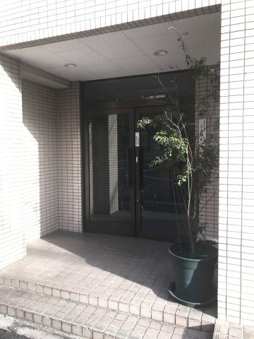 ベルメゾン大橋のエントランス