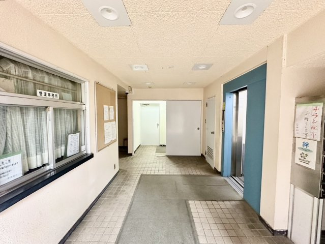 仙台ファーストマンションのエントランス