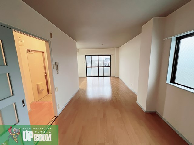 ルミエールFの居間・リビング