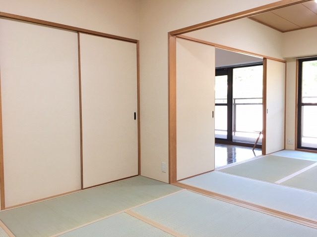 【居間・リビング】 | フローラルコート | 同タイプの別部屋写真です。