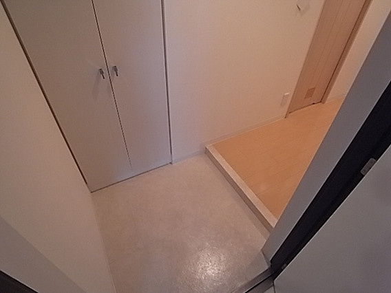 ウィンテージ神戸元町の玄関