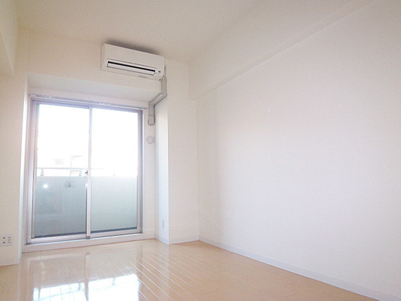 ウィンテージ神戸元町の居間・リビング