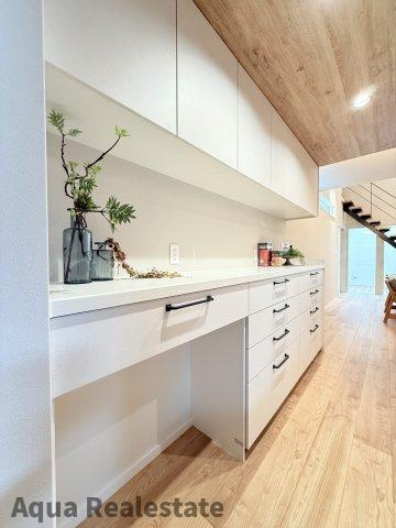 丸亀市飯野町西分　未入居モデルハウスのキッチン|キッチンでお料理をお楽しみください