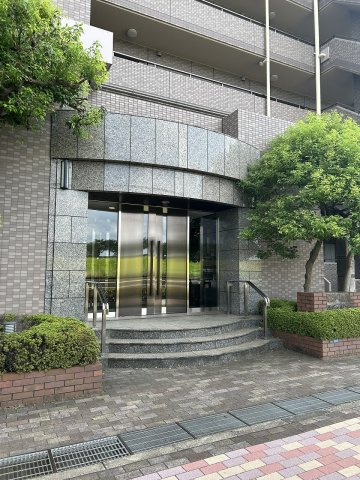 カルム赤羽のエントランス