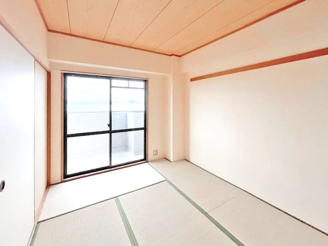 カルムエール乾の和室|落ち着いた雰囲気の和室付きです