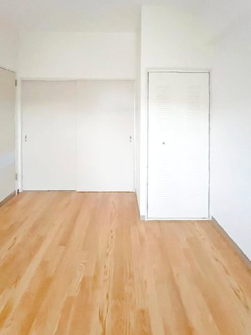 カルムエール乾の洋室|個人の部屋や寝室として使える洋室です